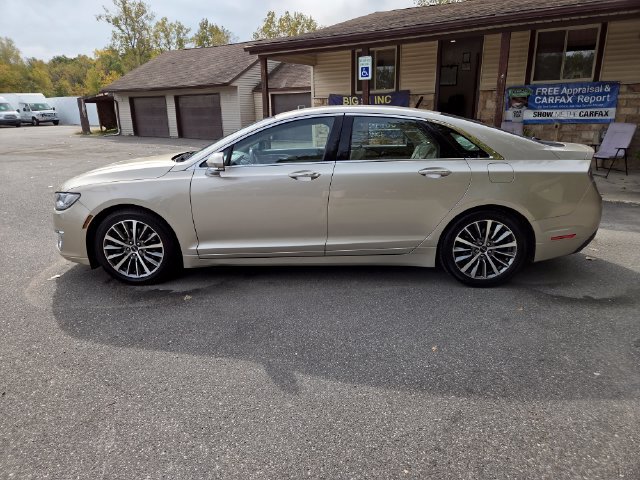 Used 2017 Lincoln MKZ Select w/ Select Plus Package AWD/4WD image 3
