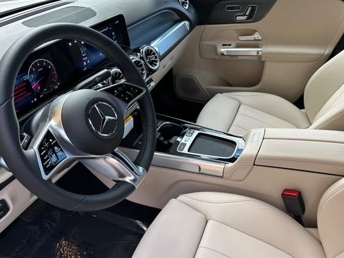 New 2025 Mercedes-Benz GLB 250 4MATIC image 9