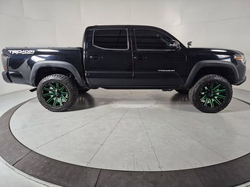 Used 2020 Toyota Tacoma TRD Off-Road w/ TRD Premium Off Road Package AWD/4WD image 5