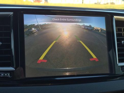 Used 2025 Chrysler Pacifica Select FWD image 29