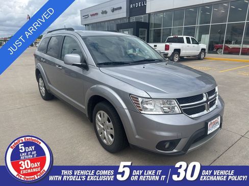 Used 2019 Dodge Journey SE w/ Connectivity Group FWD image 3