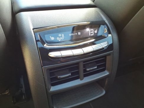 Used 2019 Cadillac XT5 Premium Luxury AWD/4WD image 16