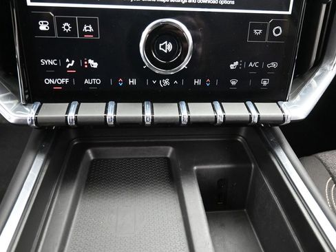 Used 2025 GMC Acadia Elevation image 21