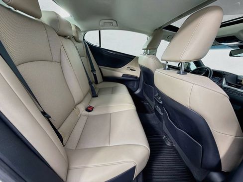 Used 2019 Lexus ES 350 w/ Accessory Package 2 FWD image 27