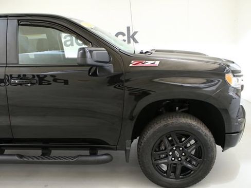 Used 2025 Chevrolet Silverado 1500 LT Trail Boss AWD/4WD image 11