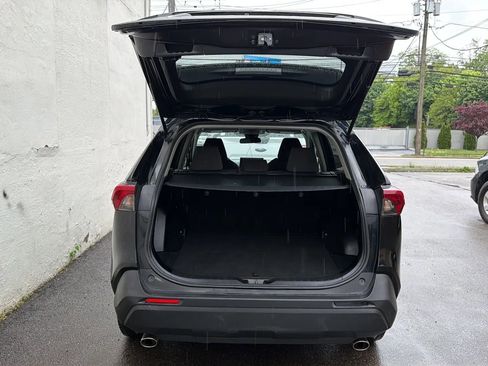 Used 2021 Toyota RAV4 XLE FWD image 27