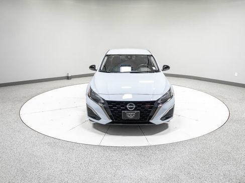 Used 2023 Nissan Altima 2.5 SR FWD image 26
