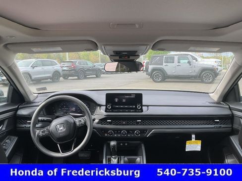 Used 2025 Honda Accord SE image 38