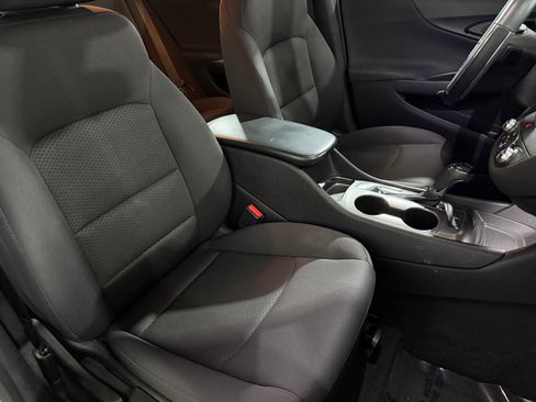 Used 2018 Chevrolet Malibu LS image 39