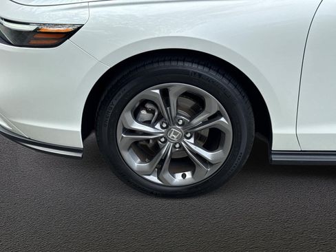 Used 2024 Honda Accord EX image 11