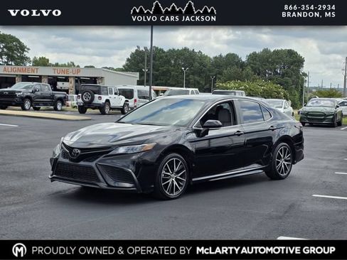 Used 2022 Toyota Camry SE FWD image 7