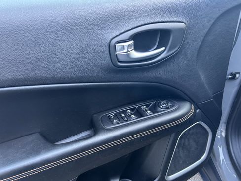 Used 2019 Jeep Compass Limited image 10