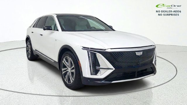 Used 2025 Cadillac Lyriq Luxury w/ LPO, Floor Liner Package RWD image 1