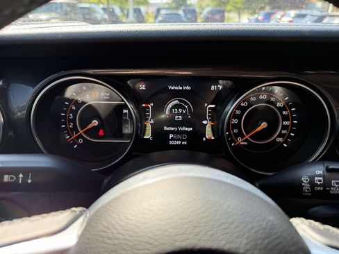 Used 2021 Jeep Wrangler Unlimited Sahara AWD/4WD image 25