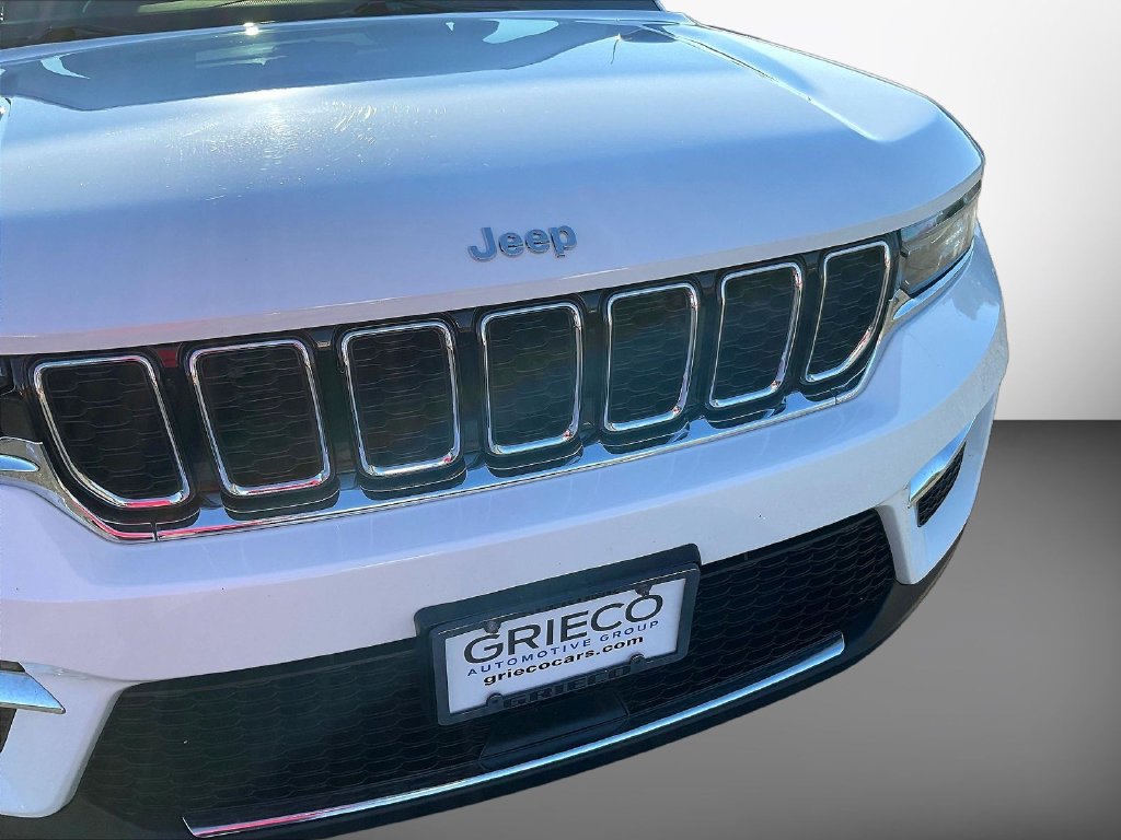Used 2022 Jeep Grand Cherokee Limited AWD/4WD image 32