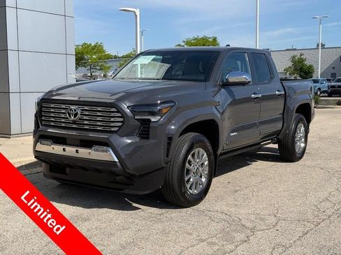 Used 2025 Toyota Tacoma Limited AWD/4WD image 7