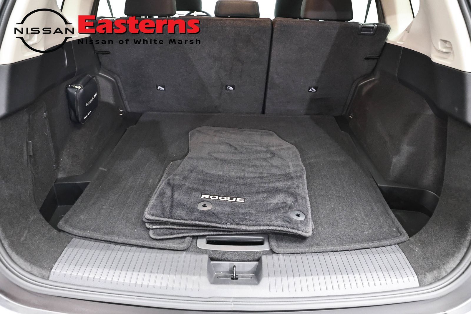 Used 2023 Nissan Rogue S AWD/4WD image 9