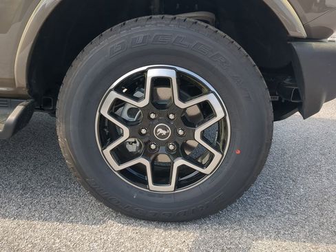 New 2026 Ford Bronco Outer Banks image 9