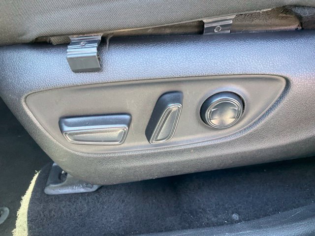 Used 2025 Toyota RAV4 XLE AWD/4WD image 6