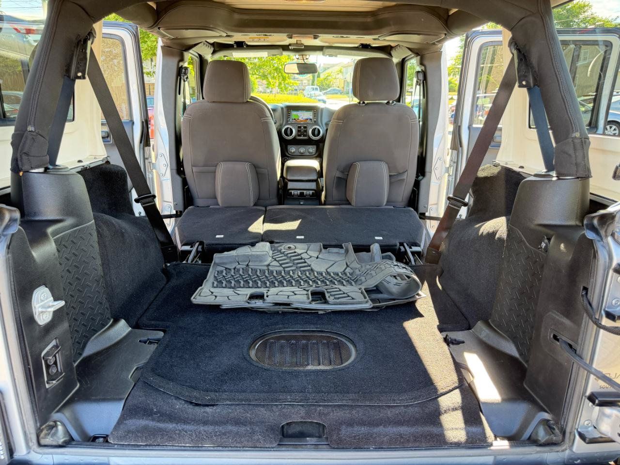 Used 2015 Jeep Wrangler Unlimited Sahara w/ Dual Top Group AWD/4WD image 36