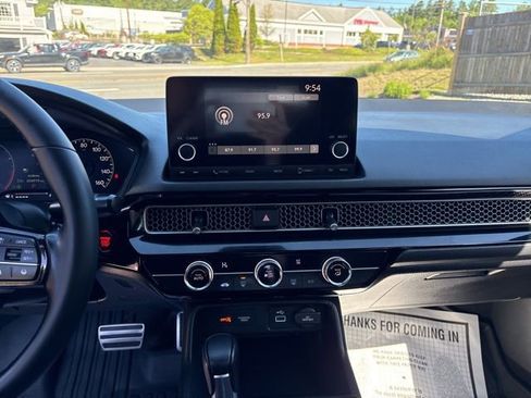 Used 2023 Honda Civic Sport image 18