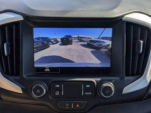 Used 2024 GMC Terrain SLT image 28