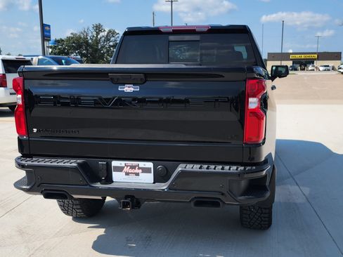 Used 2026 Chevrolet Silverado 1500 LT Trail Boss w/ LT Trail Boss Premium Package AWD/4WD image 6