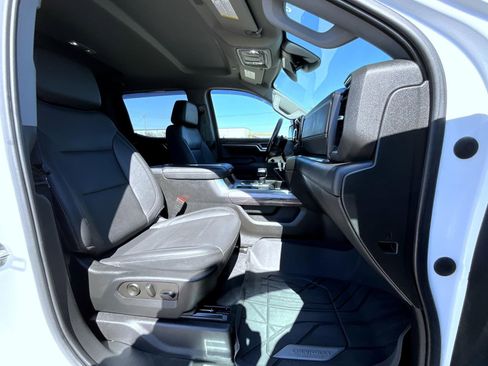 Used 2022 Chevrolet Silverado 1500 LTZ image 16