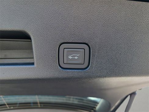 New 2026 Chevrolet Traverse RS image 12