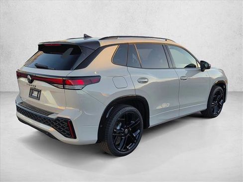 New 2026 Volkswagen Tiguan SE R-Line image 2