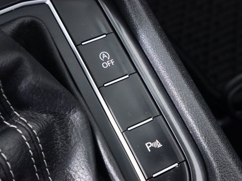 Used 2021 Volkswagen Tiguan SEL w/ 3rd Row Seat Package image 27