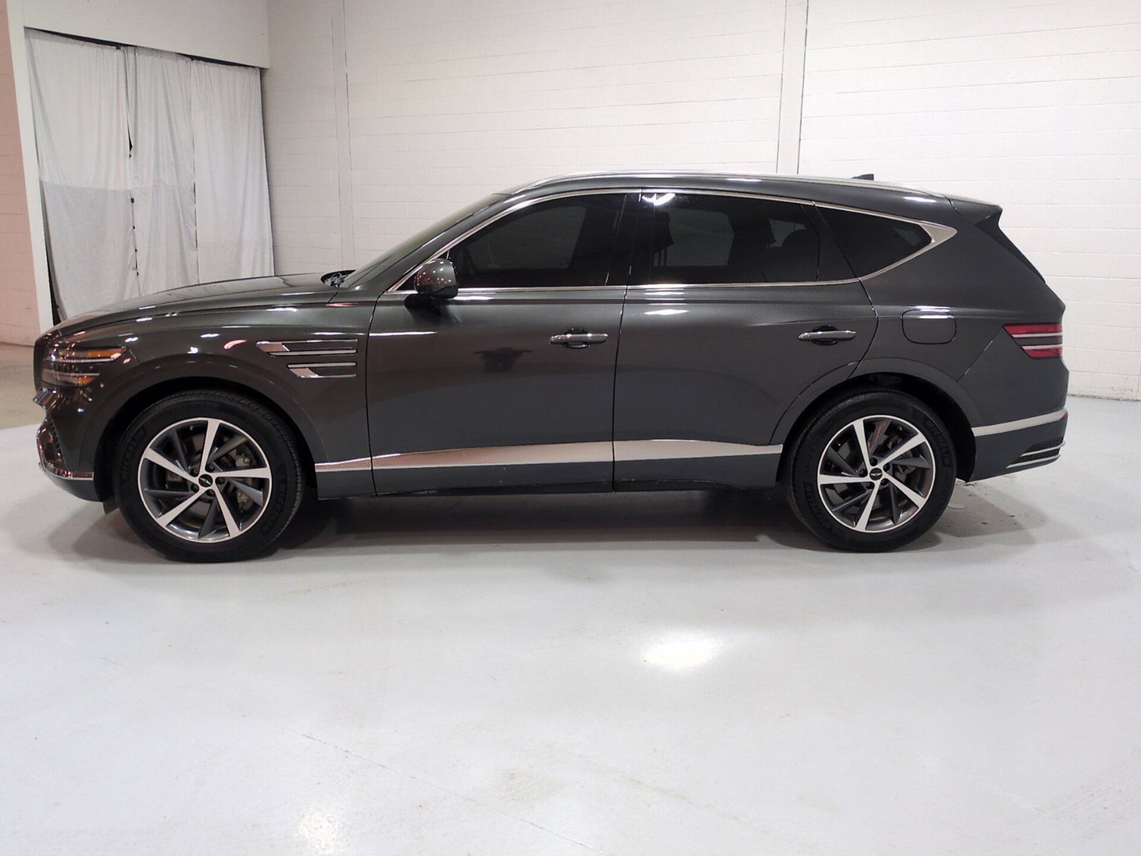 Certified 2025 Genesis GV80 2.5T Select AWD/4WD image 6
