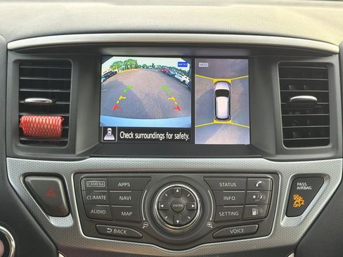 Used 2020 Nissan Pathfinder SL FWD image 32