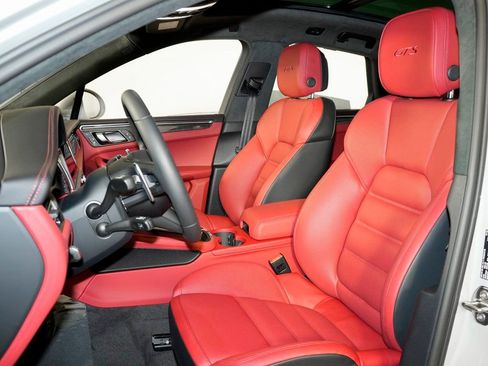 New 2026 Porsche Macan GTS image 5