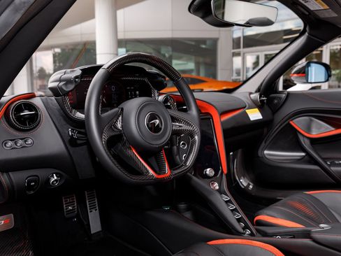 Used 2024 McLaren 750S Spider RWD image 53