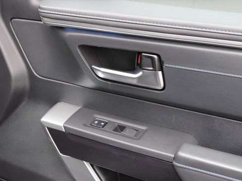 Used 2022 Toyota Tundra Platinum w/ Advanced Package image 29