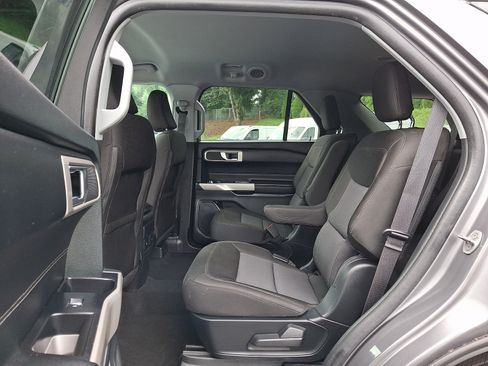 Certified 2023 Ford Explorer XLT AWD/4WD image 11