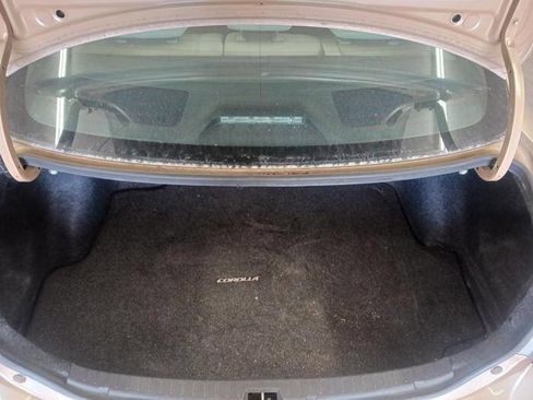 Used 2012 Toyota Corolla LE FWD image 25