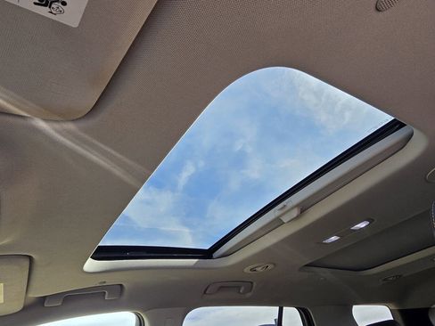 Used 2019 Chevrolet Traverse Premier w/ Driver Confidence II Package image 26