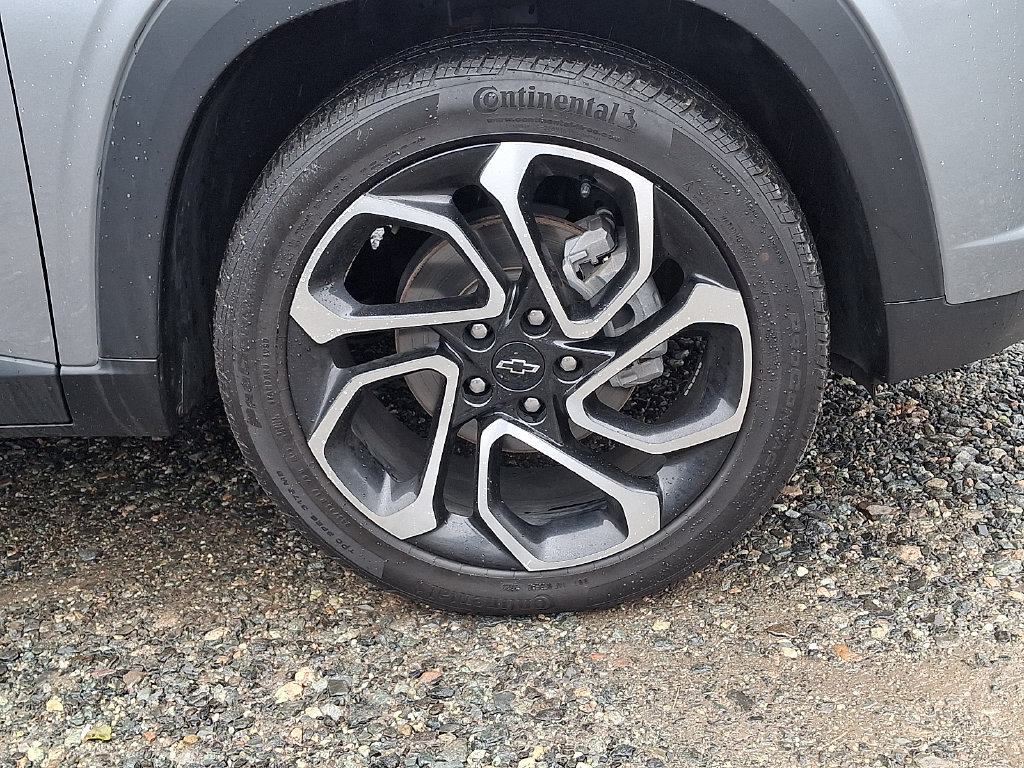Used 2024 Chevrolet Trax RS w/ Sunroof Package FWD image 33