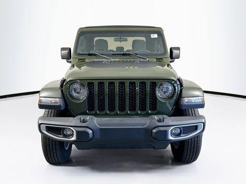 Used 2023 Jeep Gladiator Sport image 2