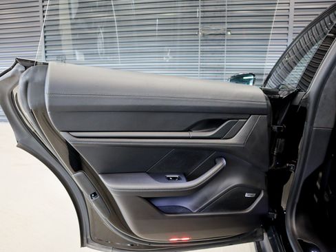 Used 2021 Porsche Taycan Turbo image 28