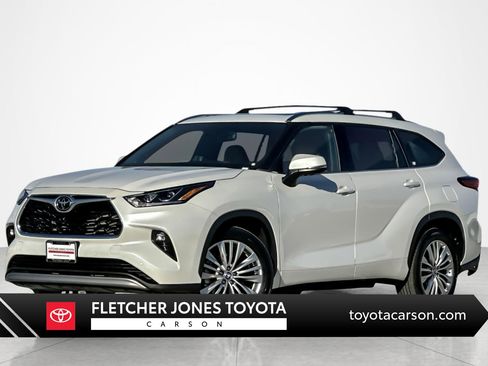Used 2023 Toyota Highlander Platinum image 1