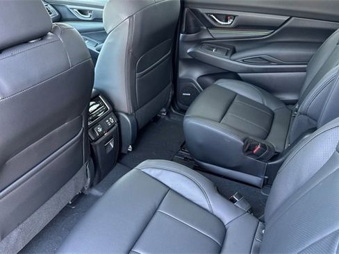 Used 2025 Subaru Ascent Bronze Edition image 9