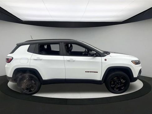 Used 2024 Jeep Compass Trailhawk image 4