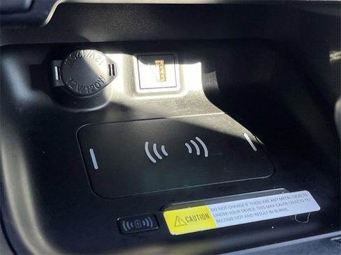 Used 2024 Toyota RAV4 AWD Hybrid image 27