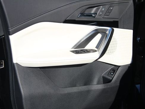 Used 2026 BMW X1 xDrive28i w/ Technology Package image 19