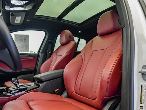 Certified 2023 BMW X4 xDrive30i w/ Premium Package image 17