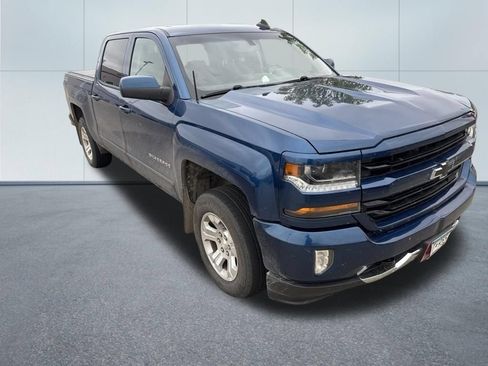 Used 2017 Chevrolet Silverado 1500 LT w/ All Star Edition AWD/4WD image 2