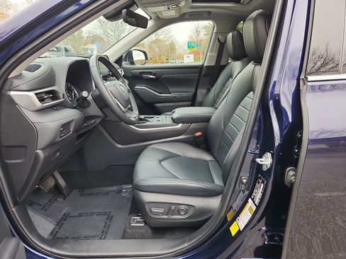 Certified 2022 Toyota Highlander XLE image 15